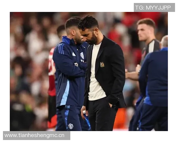 冰冷键盘下的烈焰：英超社媒辱骂阿莫林三人，一场何以至此的网络暴力风暴？